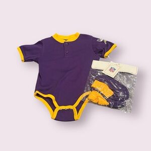 NWT Baby NFL Minnesota Vikings Football Bodysuit With Booties Sz 12 Mon